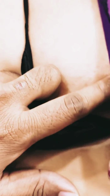 Потрясающий момент из "Дези Джиджа Сали секс романтика, невестку трахнул шурин"