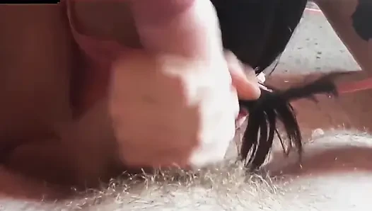 Karım sürtük kırmızı rujla bana sakso çekiyor