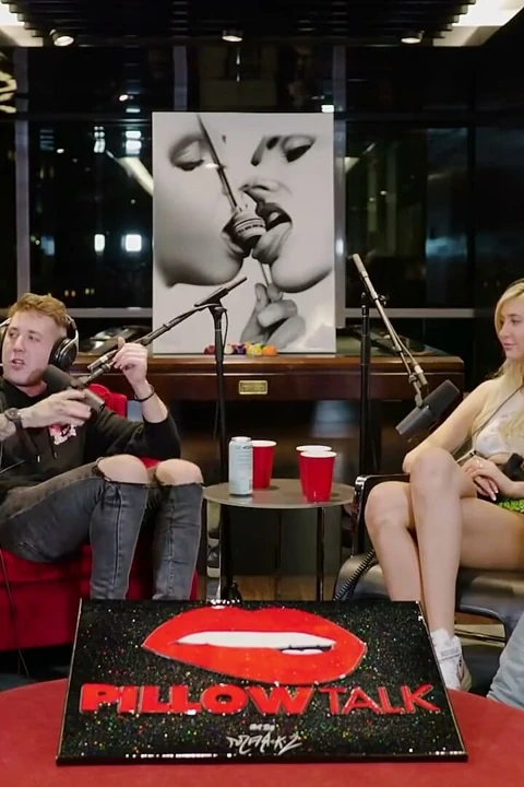 Carly Lawrence ve Joey Joy ile çifte randevu [yastık konuşması]