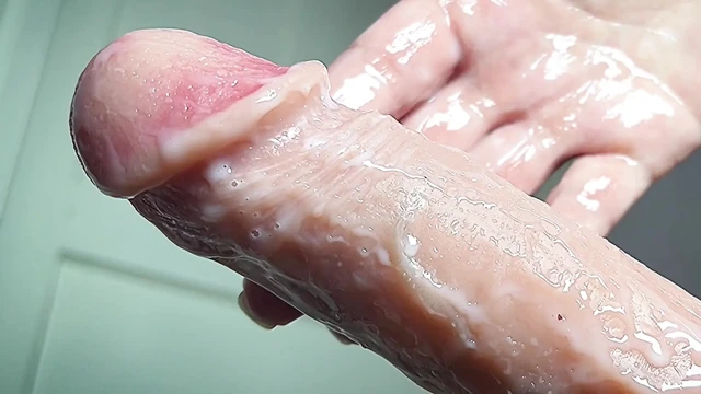 Fetiş.penis ovuyor.yarağa dokunuyor