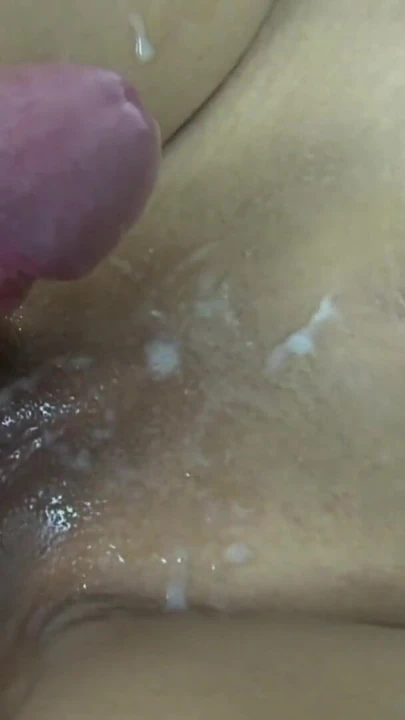 "Alman tatilciler genç Taylandlıyı delikten fışkırtıyor" dan muhteşem an