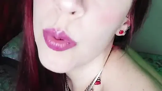 Shyyfxx Arjantin'in en lezzetli kızıl saçlısı dörtte tüm yarağını yiyor ve seninle edepsizce konuşuyor