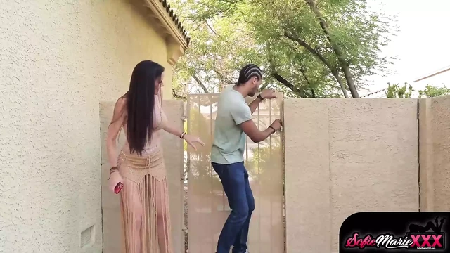 Брюнетка-пума Sofie Marie изменяет с чуваком с большим черным членом