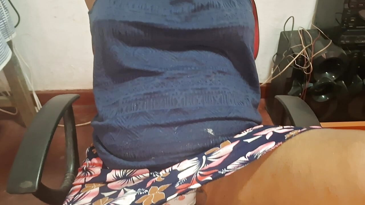 Sapık sekreter başarısız oldu ve sonra bunu yapmak istedi