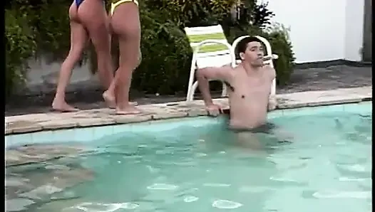 Amcık sikişi yarak emiyor grup seks partisi
