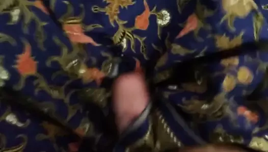 Zevk ve boşalmak üzerinde adım anne sarongs