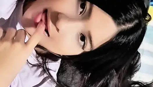 Boşalana kadar mastürbasyon yapıyorum, kendime dokunma şeklimi seviyorum