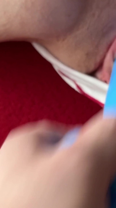 Karım içine kayana kadar mavi bir dildoyla oynuyor - gerçek zevkle ev yapımı bakış açısı takası | Klip 3