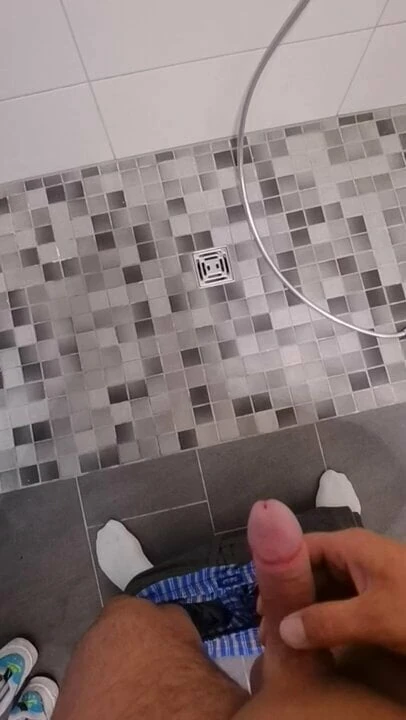 Писсинг в душе