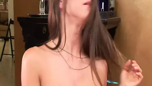 Wankz- rachel roxxx tüm yükü alır