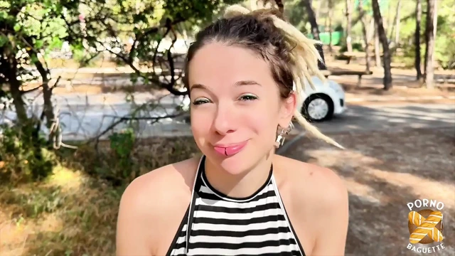 Eva güzel bayan büyük bir yarak istiyor