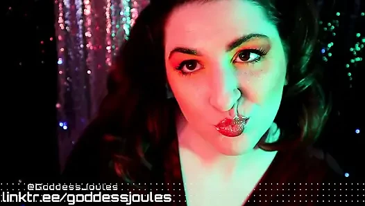 Plexiglass rujlu lipgloss asmr'ı öpüyor