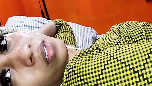 Üvey oğlum dinlenemediği için çarşaflarımı altına aldı