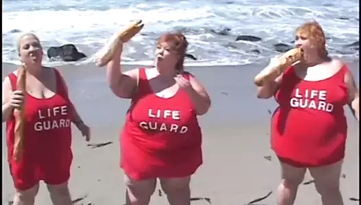 iki azgın adam oturma odasında anal kıçını matkap