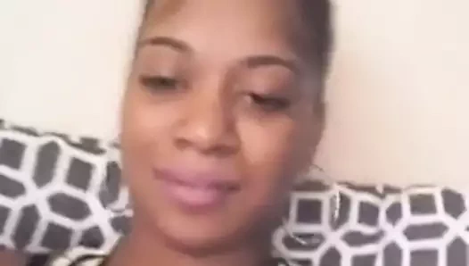 Siyah seksi kız selfies.mp40b yapıyor