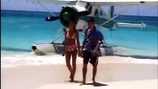 Jeanette sert bir yarağa binerken balon götüne bir göz atın