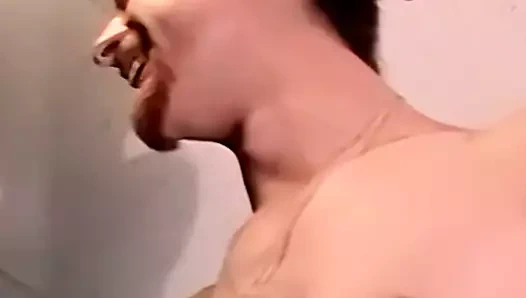 Büyük genç çük ağız oynadığına tarafından tombul olgun sapık