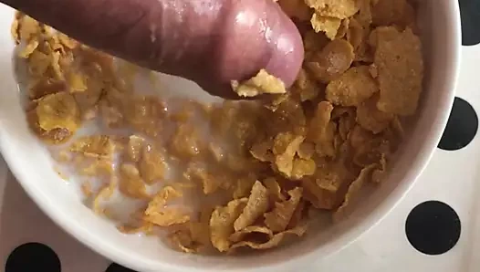 Çiş kahvaltısı - mısır gevreği