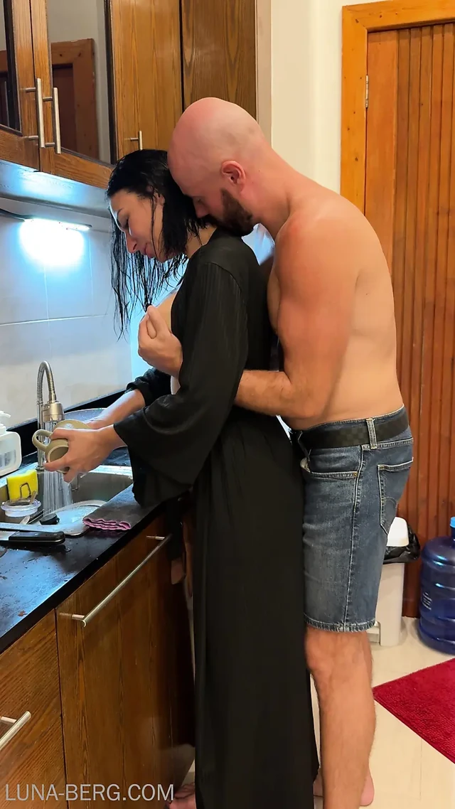 I Catch My HouseWife in the Kitchen and Things Get Wild
