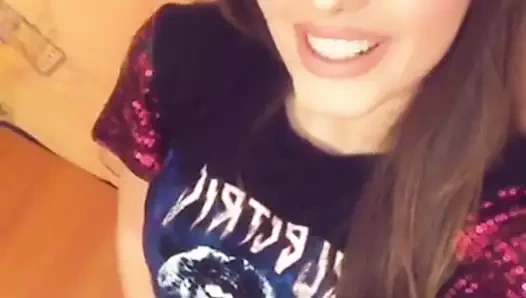 seksi ve sevimli simona