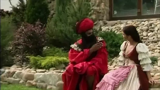 Siyah sihirbaz ve güzellik mahkemede anal sikişiyor