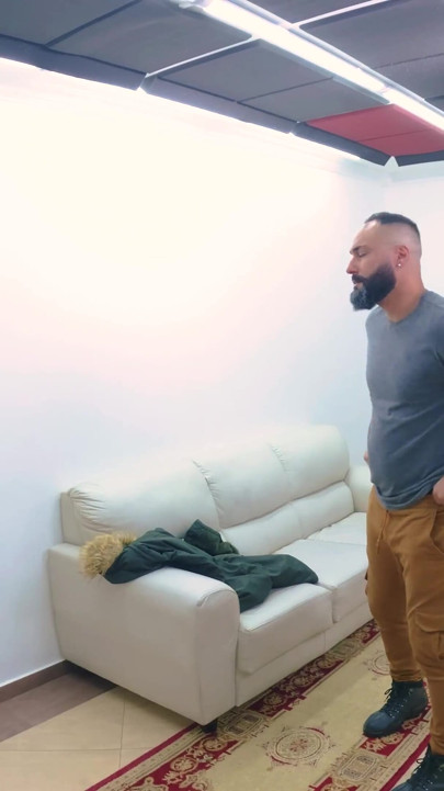 Boynuzlanan Kişi, Gringo Horozu Karısının Kıçını Kırmak Için Geldiğinde Şanslıydı