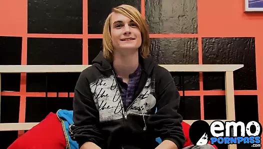 Emo preston, büyük et çubuğundan bir yük çıkardı