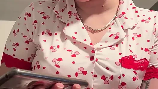 Sevgililer gününde ayağa kalktı ve bir yabancıyla sikişiyor