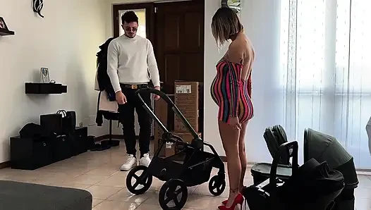 Anal: Arabayı Aldığım Mağazanın Sahibi Beni Sikiyorum. Hamile