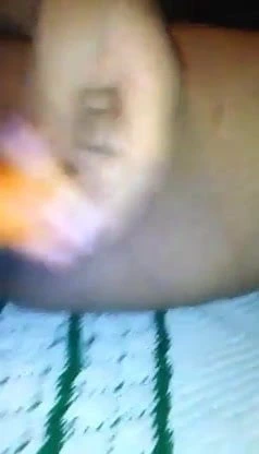 not sister selfi in her phone