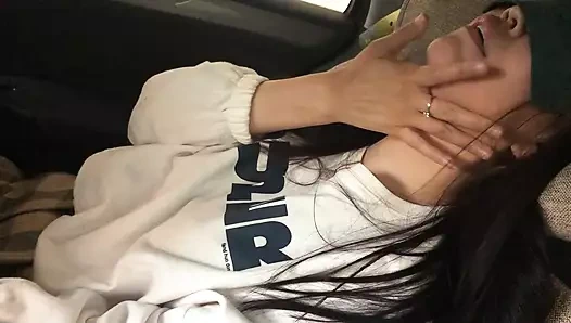 Genç bir kadınla seks yaparken aniden biri geldi