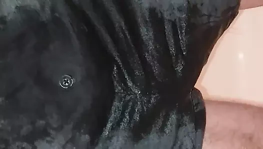 Pantolonuma işiyorum idrar keselerim dolu ve sızdırıyor