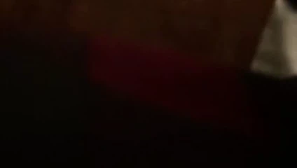 4 iken otelde sürtük yapıyor