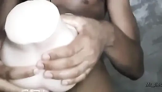 Bak bu fleshlight'ı nasıl sikiyorum, keşke büyük götünden olsaydı, kovboy kız arkadaşım olmak ister misin?