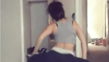 Hintli sürtük twerk yapıyor