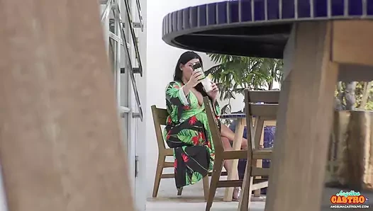 Kalın kübalı angelina castro sıcak ağzıyla bir çük sağıyor!