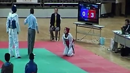 Tekvando vuruşu kavgayı bitirir