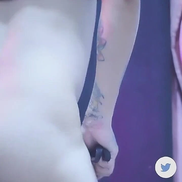 Bir oyuncakla götünü aç