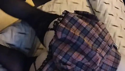 Kız öğrenci arkadan yarak alıyor