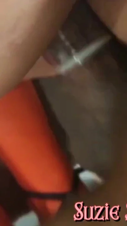 Захватывающий момент из "Доводя черного мужика с ума с сексуальным красным нижнем белье, он засунул его еще жестче в мою задницу с таким большим теплом"