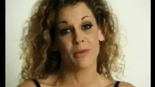 Alman milf eşek anal alır! milf, sıcak milf, ıslak milf