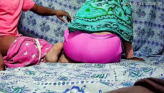 Büyük memeli Rus kız ve bir adam ormanda sikişiyor