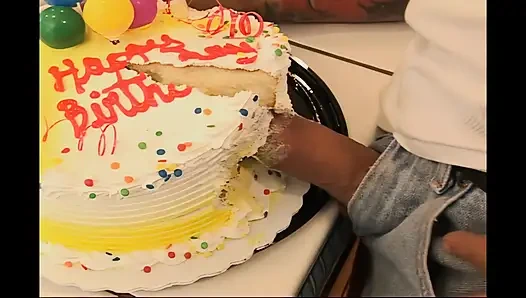 Brooke ve Trinity büyük olgun bir yarrak tarafından becerdin