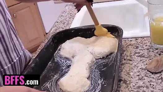 BFFS - en iyi sevgililer günü hediyesi mutfakta doğrudan servis edilen üç yağlanmış sulu amcıktır