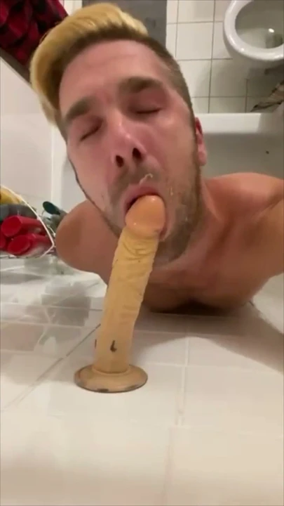 Fag Derin Boğazlı Kaygan Dildo | Clip 3