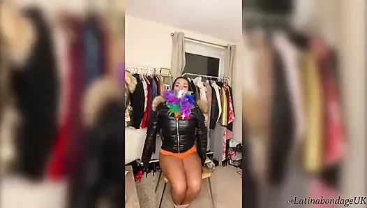 Latina in Fur & Parkas (część 2) (mniejszy rozmiar)