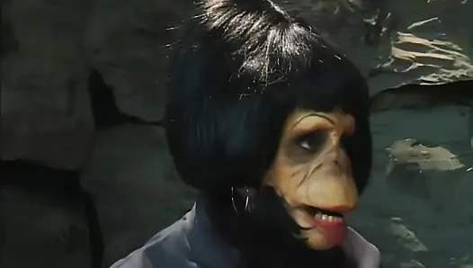 Kadifemsi kıçının tutsağı