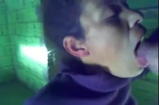 Gozando na boca da puta 1