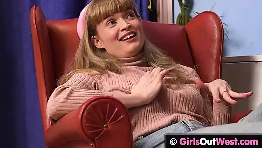 Dik lezbiyenler sikme sırasında ayak masaj