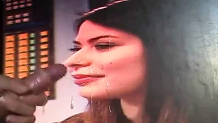 Miranda Cosgrove GIF cum